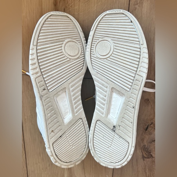 Women’s Adidas Shoes - Picture 7 of 8